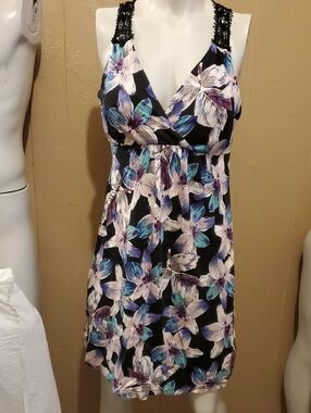 Sleeveless Floral V-Neck Dress in Black and Purple